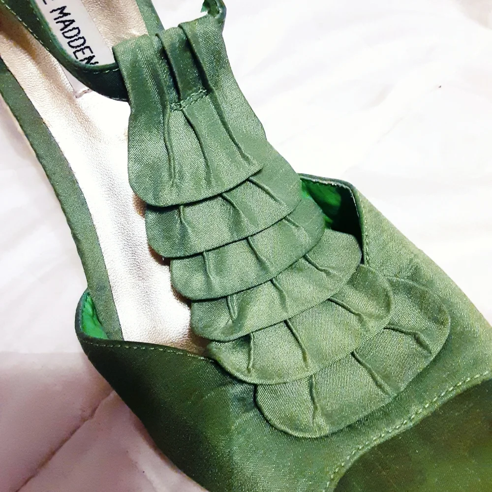 Steve Madden Ruffle Wedge Platforms - Picture 2 of 16